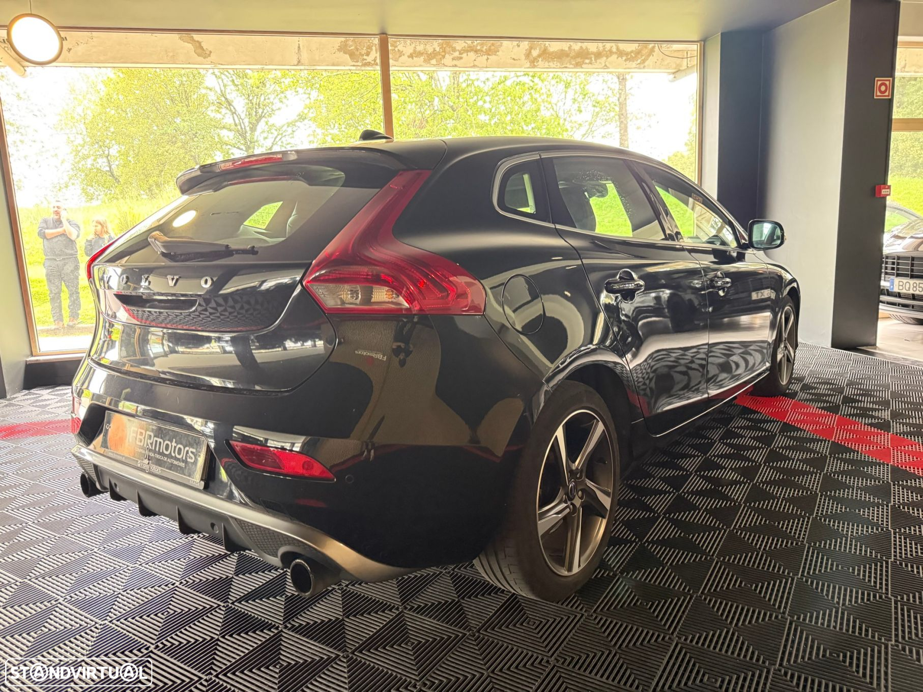 Volvo V40 1.6 D2 R-Design - 10