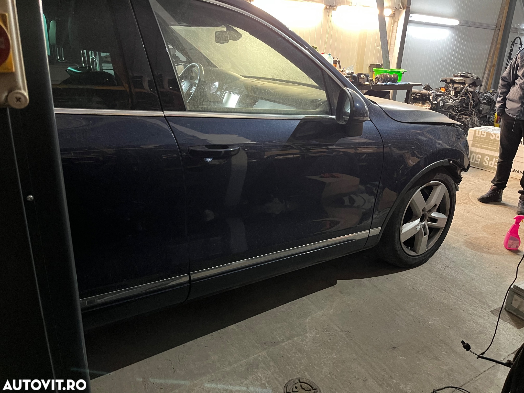 Dezmembram volkswagen touareg 4.2 tdi 2014 147.000 km - 13