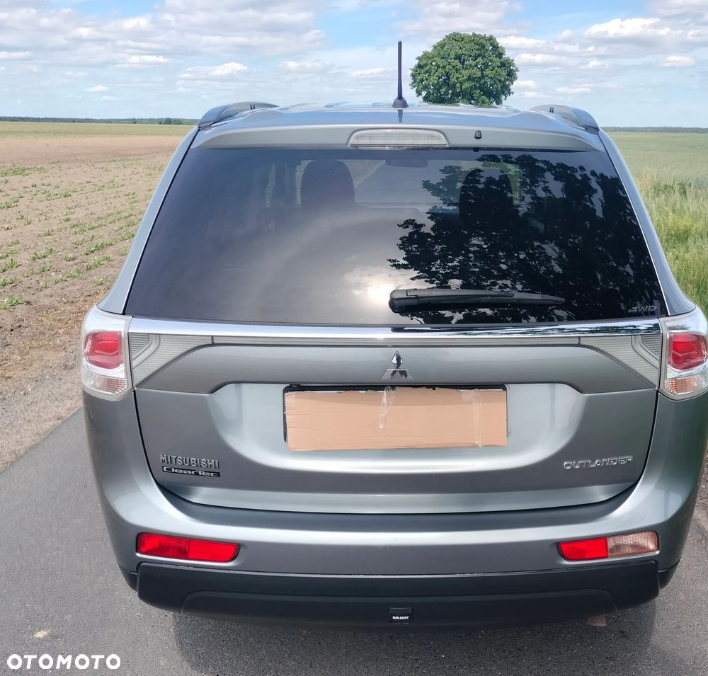 Mitsubishi Outlander 2.2 DI-D 4WD Instyle - 4