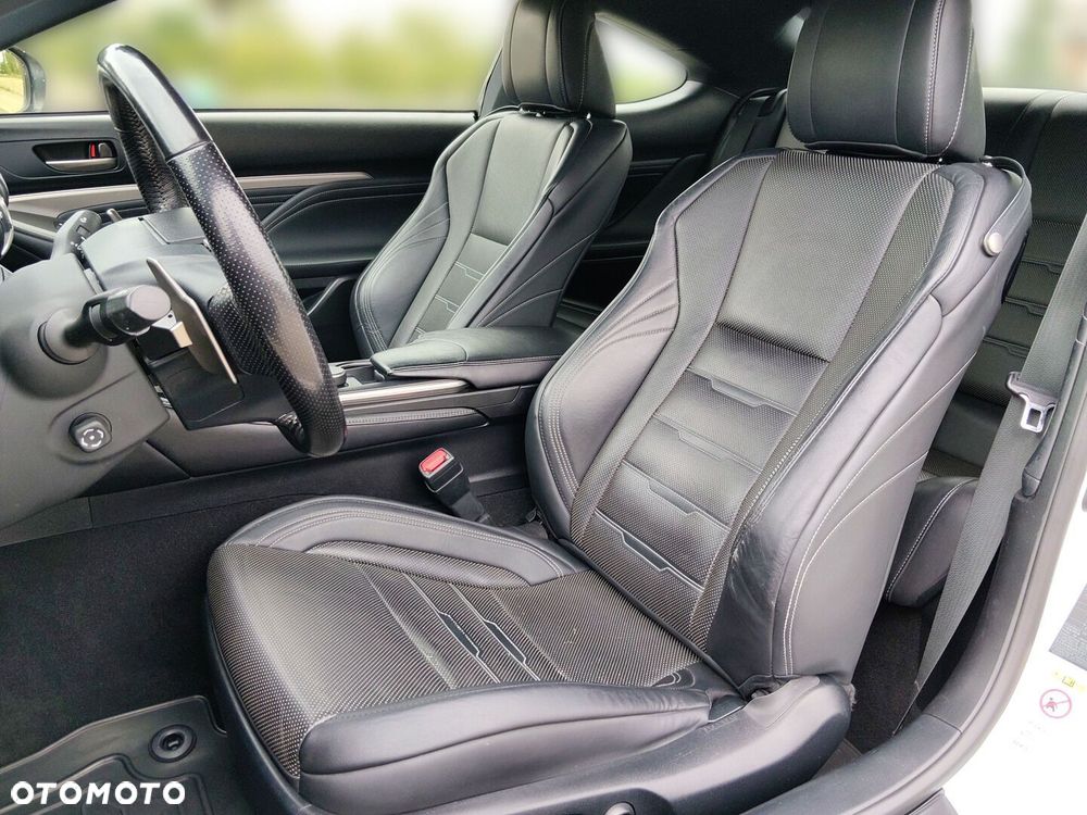 Lexus RC 200t / 300 F Sport - 13