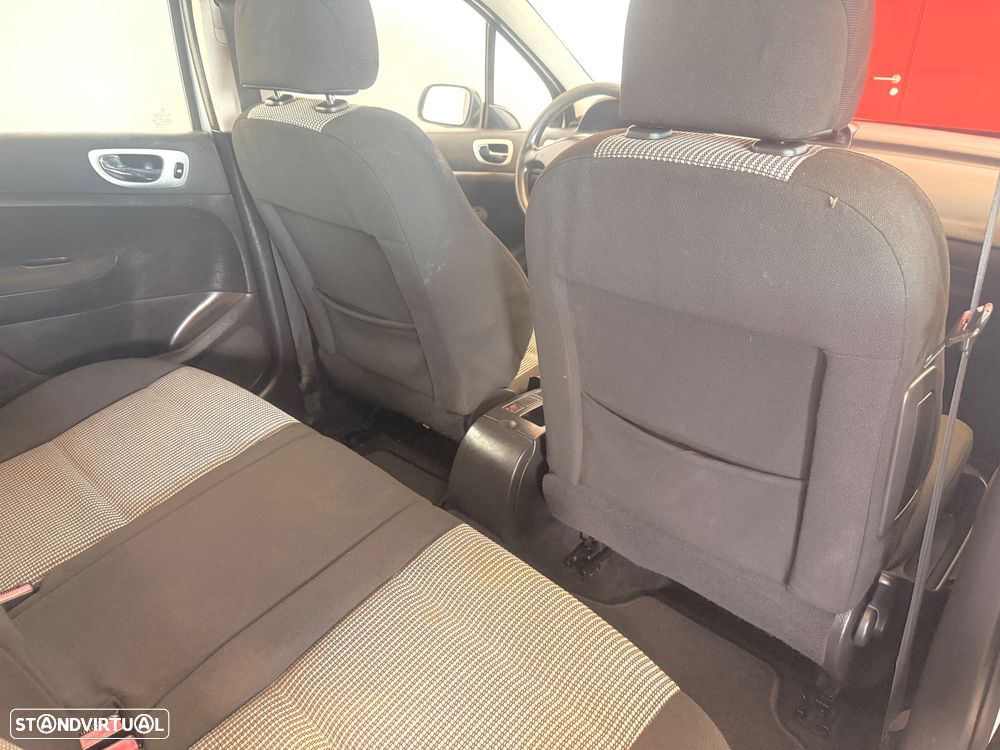 Peugeot 307 1.6 HDi Executive - 10