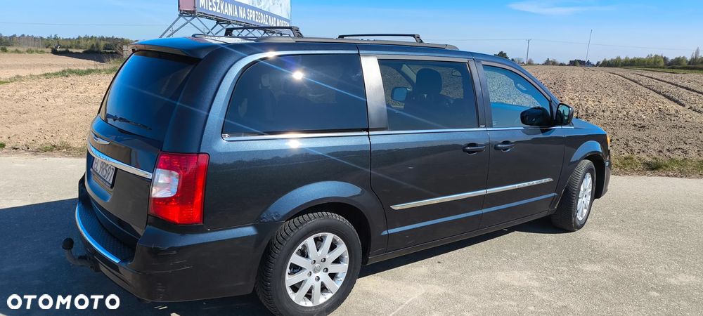 Chrysler Town & Country - 5