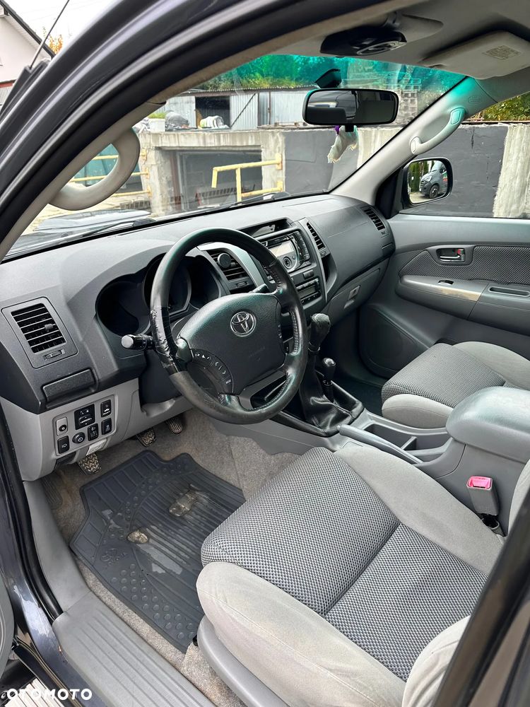 Toyota Hilux 2.5 D-4D DLX - 5
