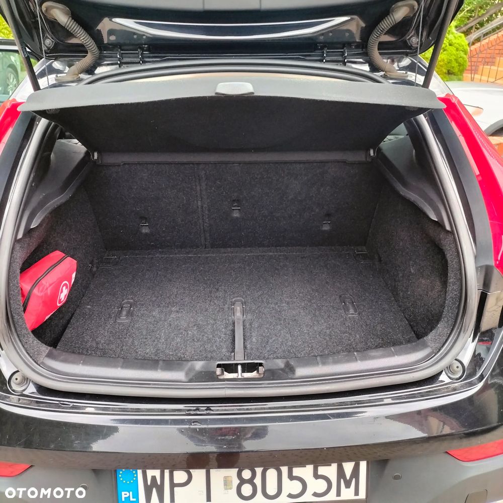 Volvo V40 Cross Country D3 Momentum - 3