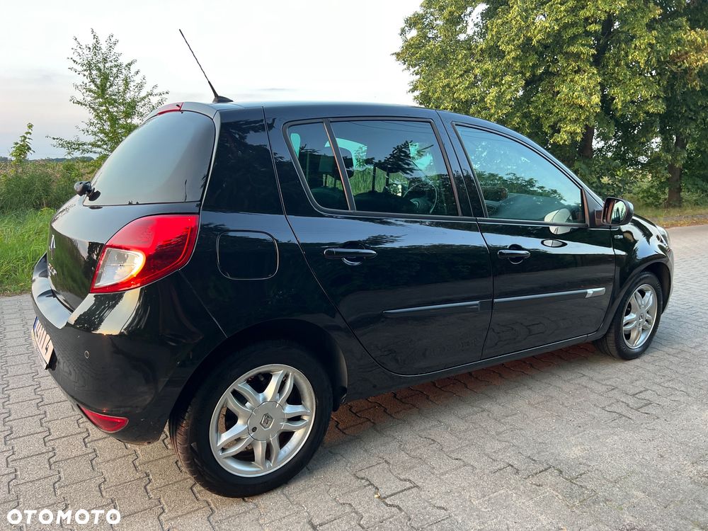 Renault Clio 1.6 16V Night&Day - 23