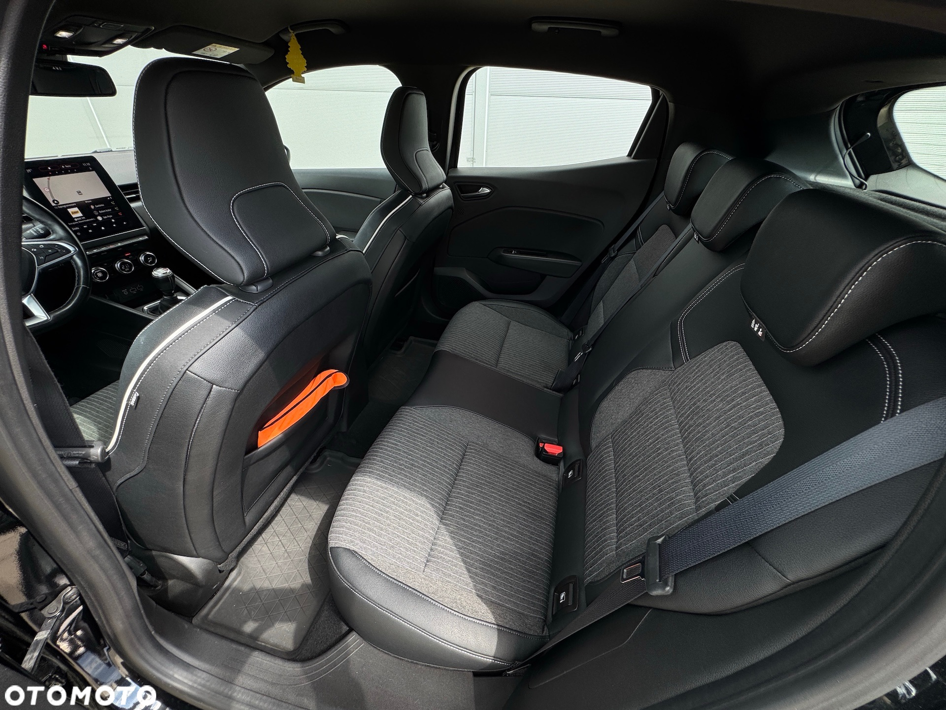 Renault Clio 1.0 TCe Intens - 24