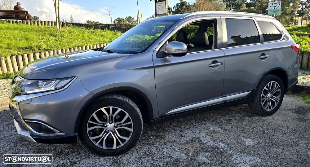 Mitsubishi Outlander 2.2 DI-D Instyle Navi - 12