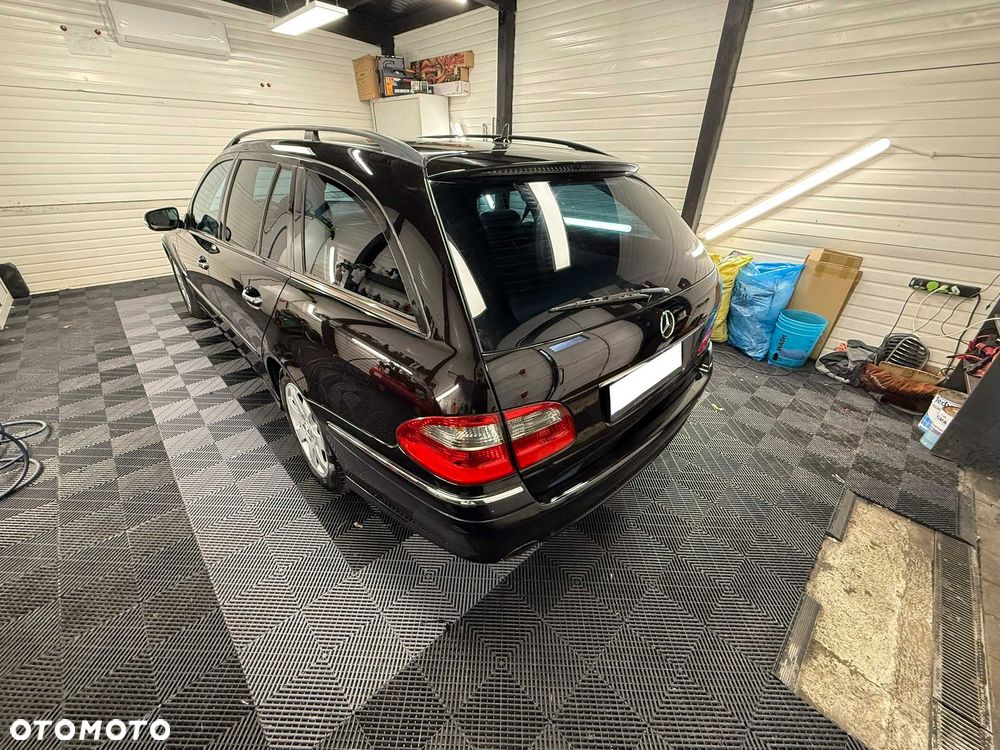 Mercedes-Benz E-Class 2008 photo 4