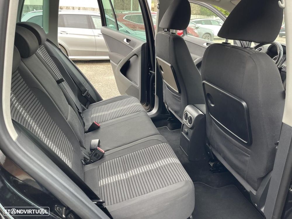 VW Tiguan 2.0 TDi Sport BlueMotion - 21