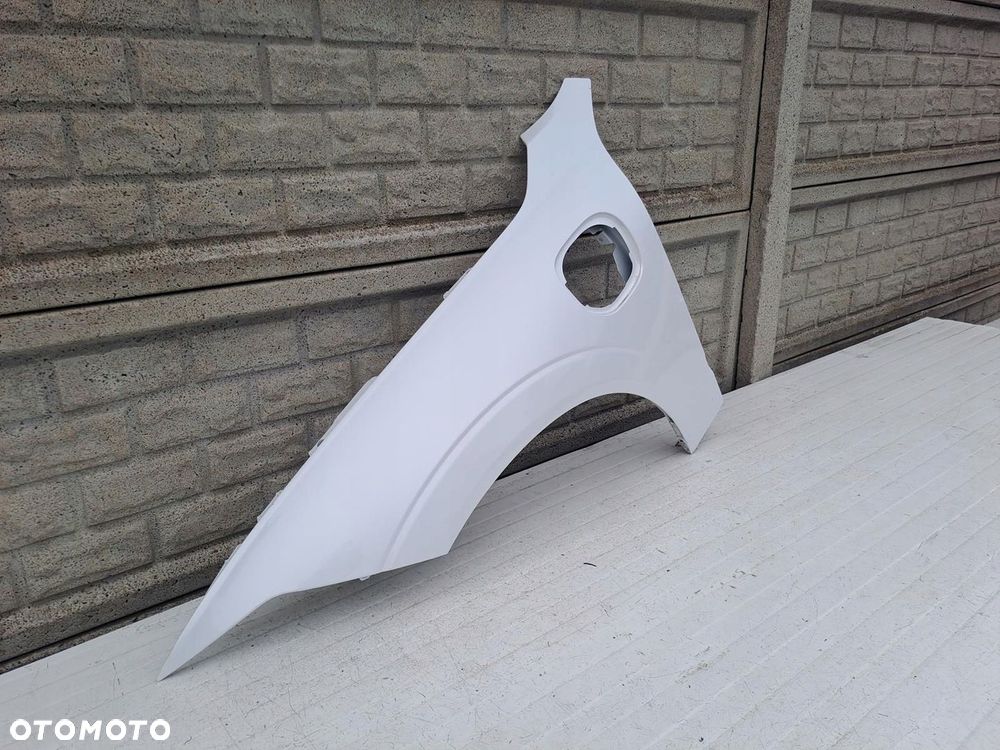 VOLVO XC 60 XC60 HYBRID ELECTRIC 17- BŁOTNIK LEWY - 2