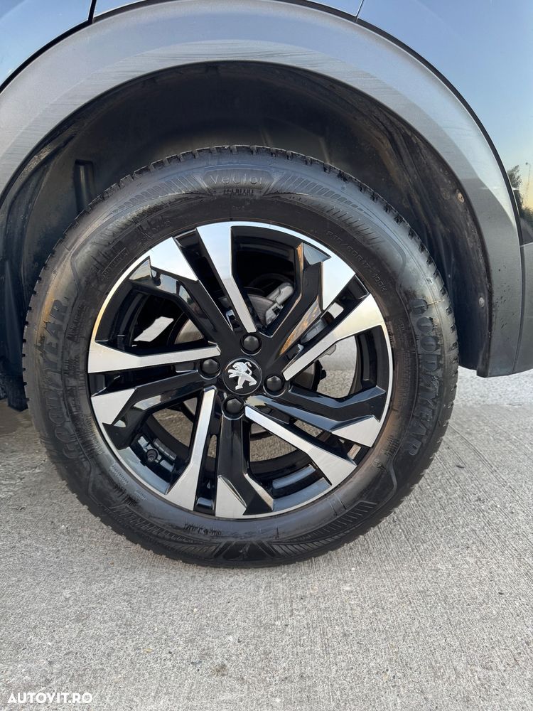Peugeot 2008 PureTech 130 EAT8 GT - 14