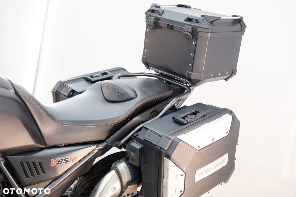 Moto Guzzi V85 - 21