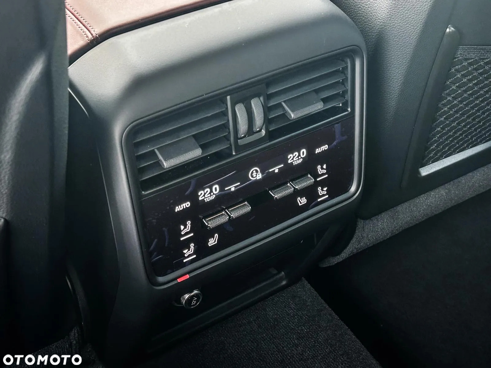 Porsche Cayenne - 21