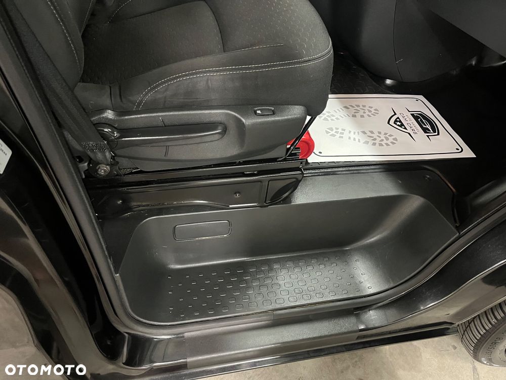 Opel Vivaro - 20