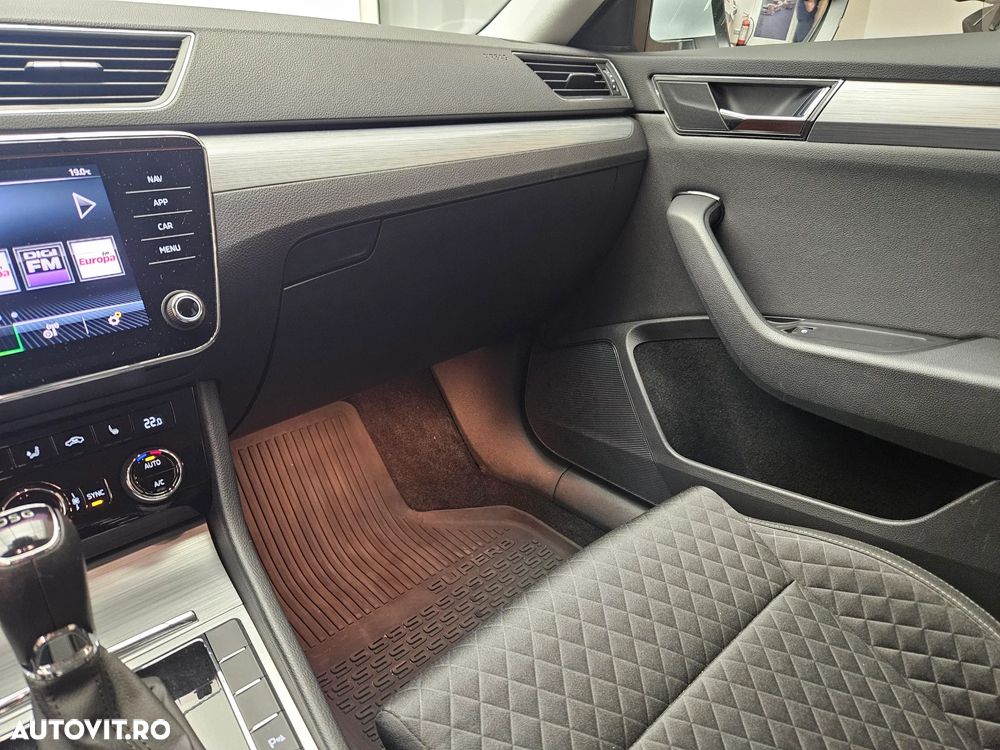 Skoda Superb 2.0 TDI DSG Ambition - 26