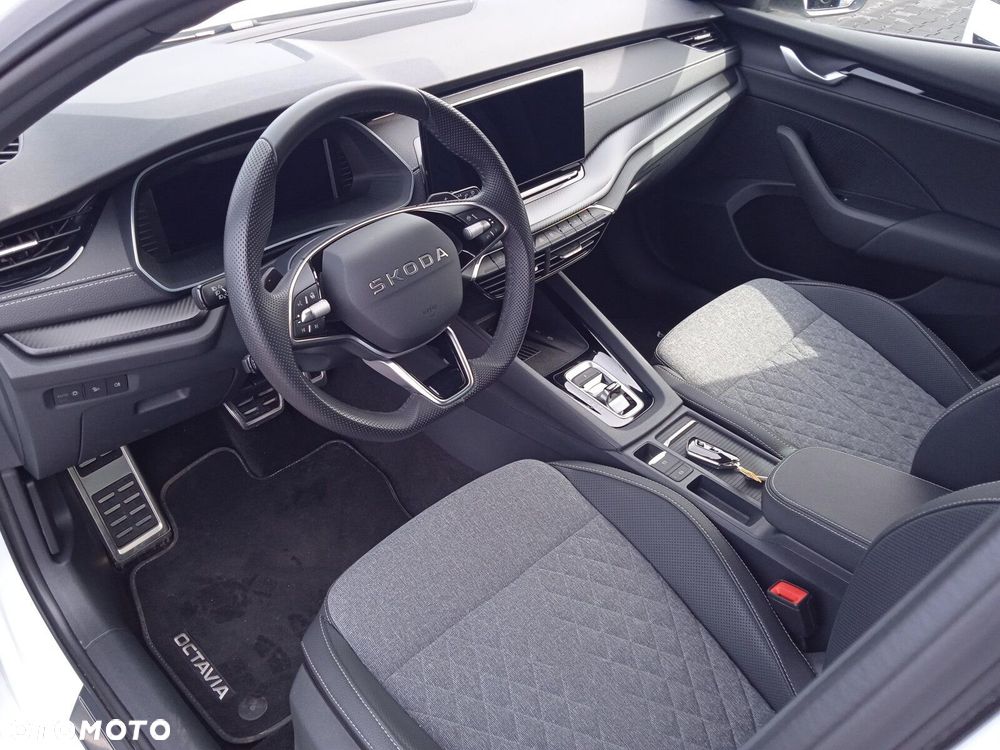 Skoda Octavia 2.0 TDI Sportline DSG - 13