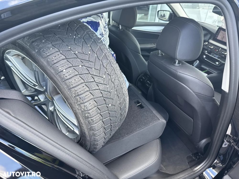 BMW Seria 5 520d xDrive AT - 22