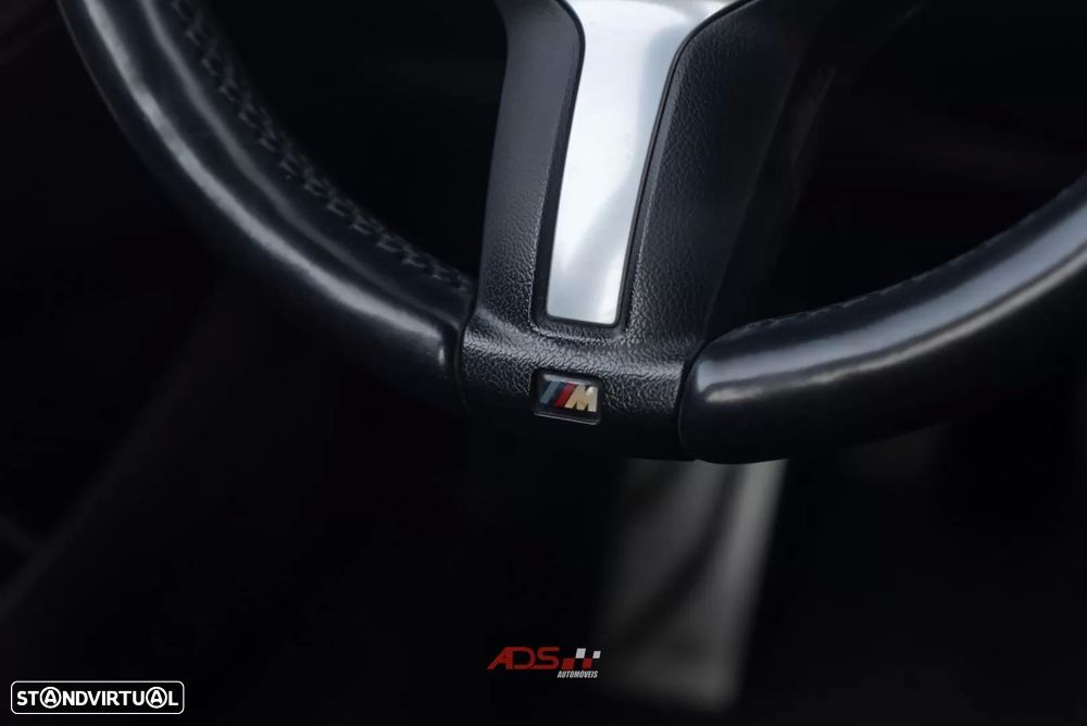 BMW 116 d Pack M - 19