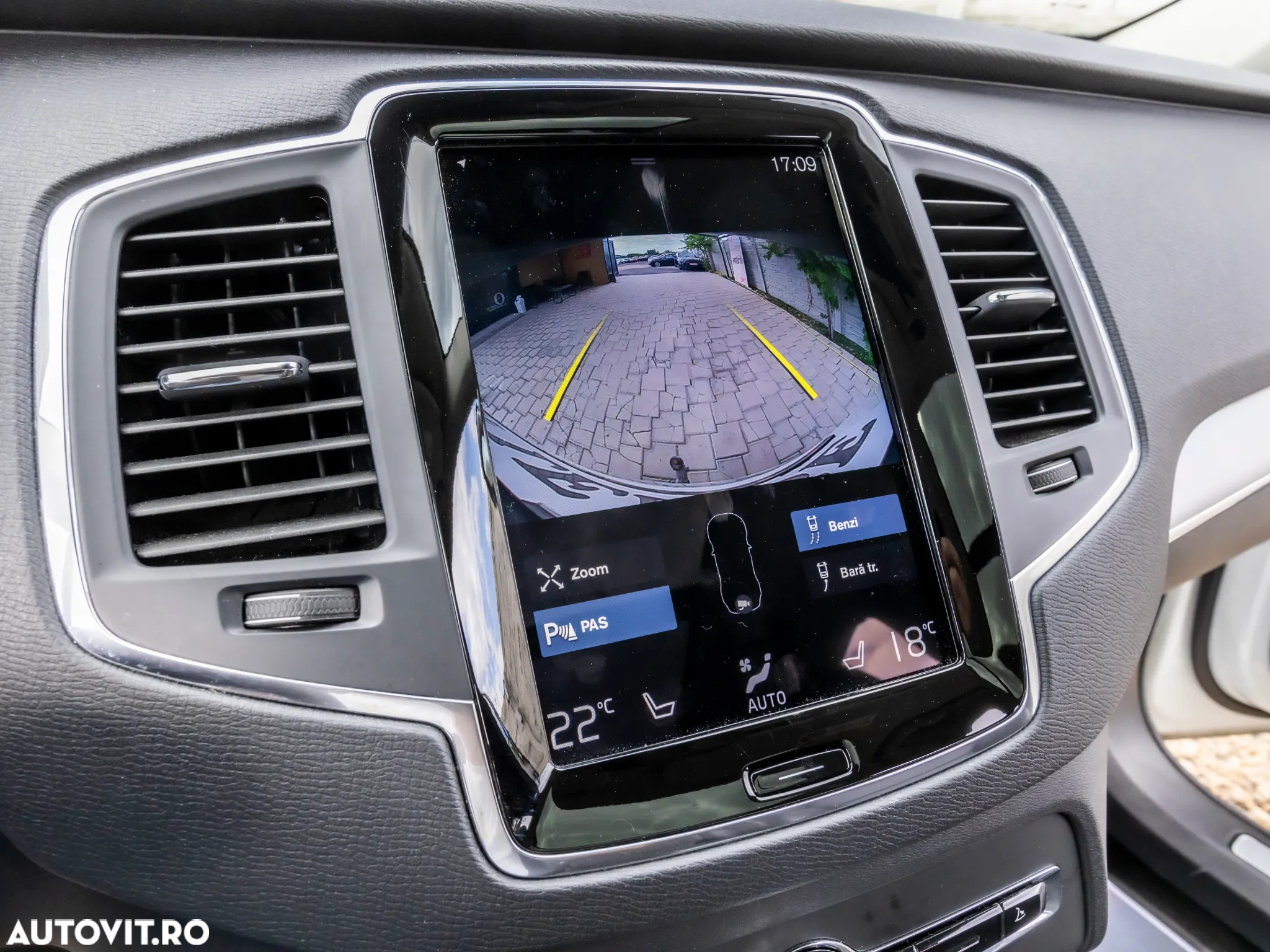 Volvo XC 90 T8 AWD Twin Engine Geartronic Momentum - 28