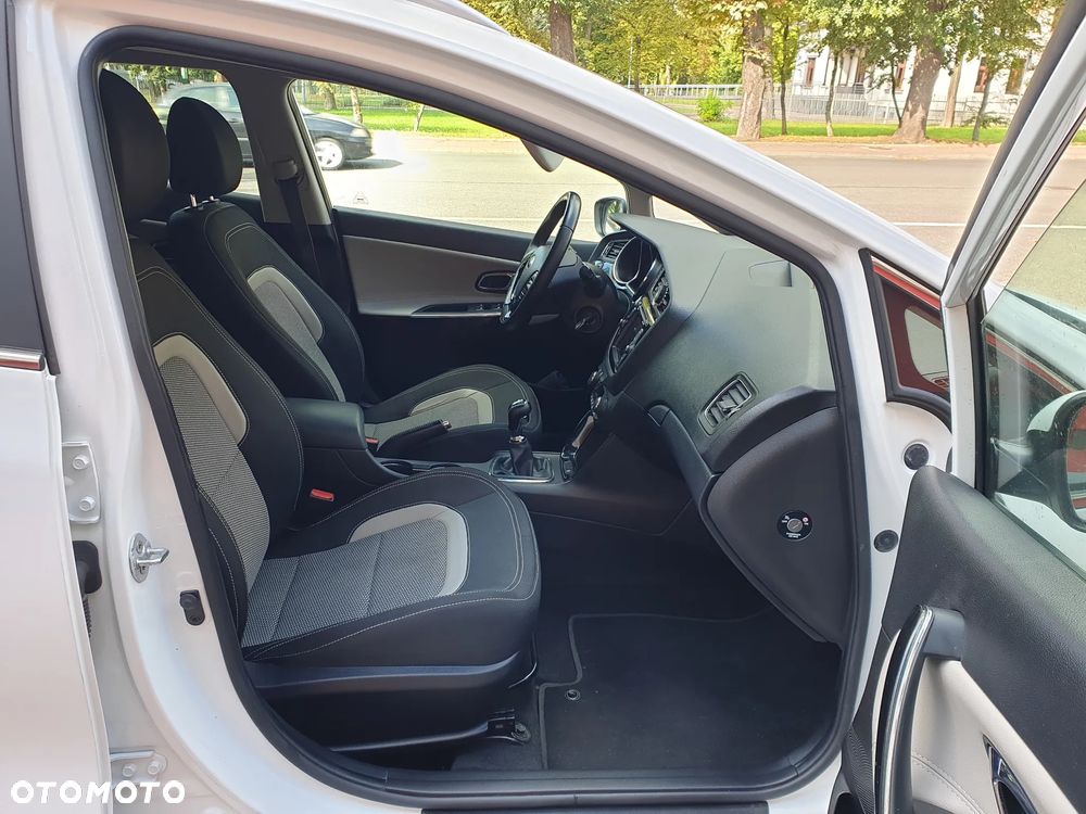 Kia Ceed 1.6 GDI Platinum Edition - 11