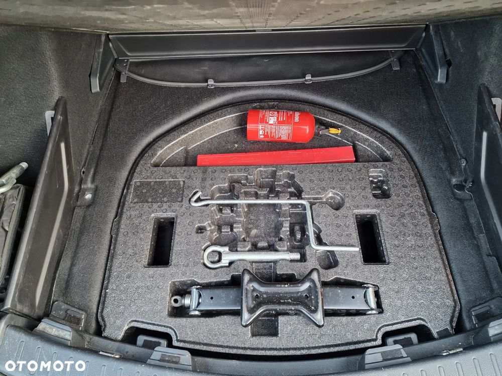 Toyota Corolla 1.8 Hybrid Comfort - 17