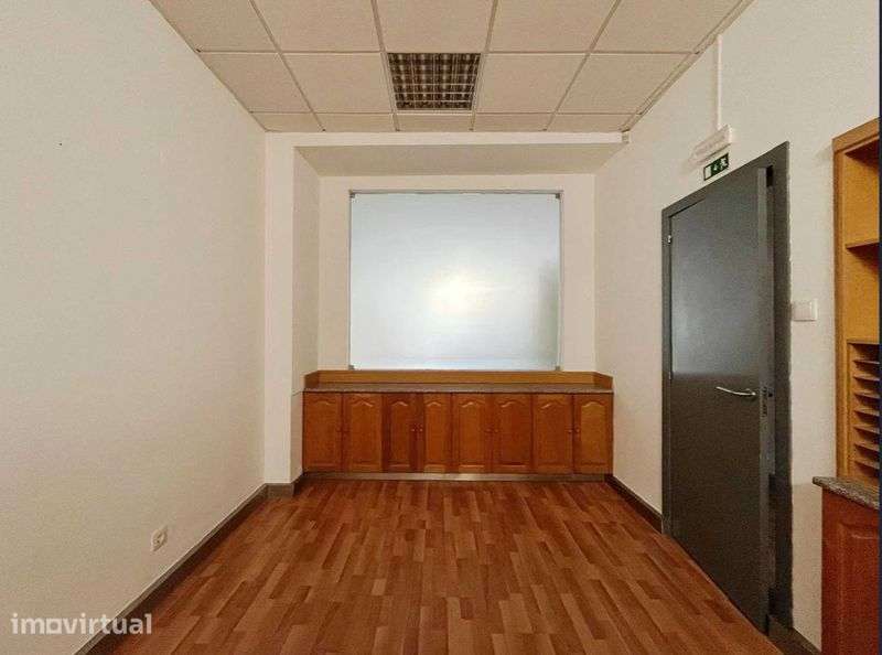 Loja/Escritório Totalmente Remodelado no Centro da Parede, Cascais - Grande imagem: 4/11