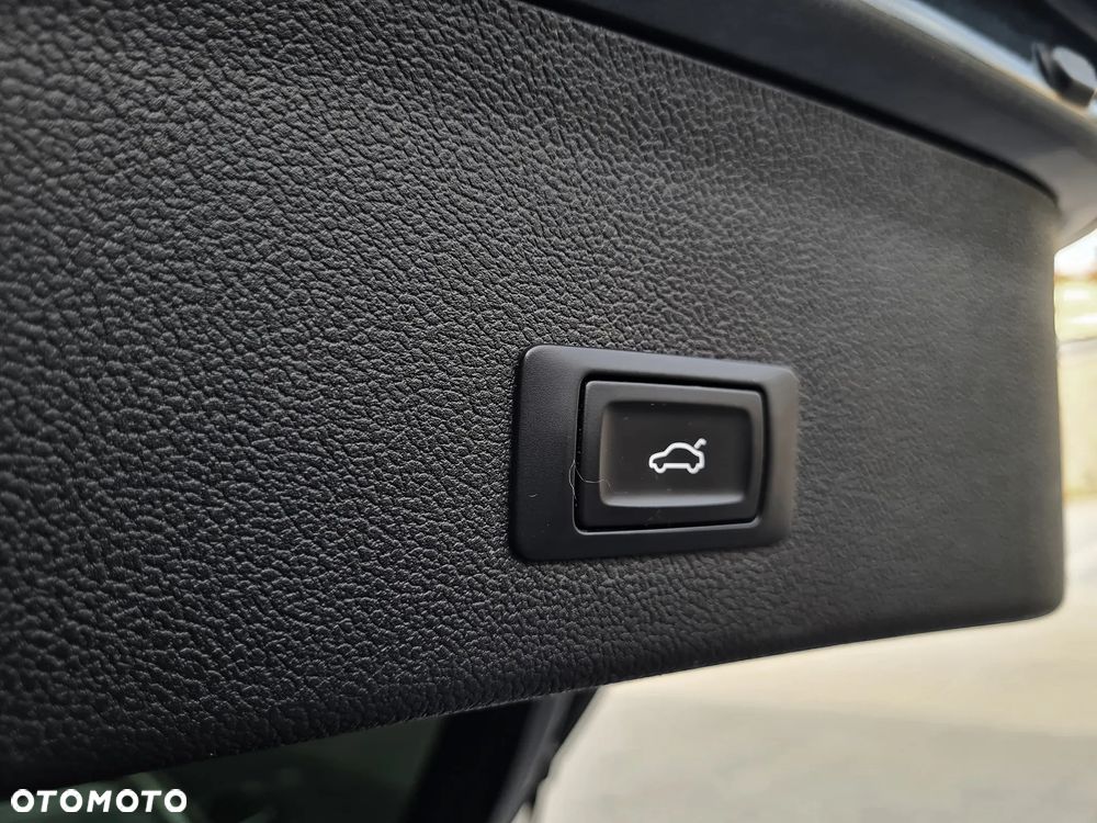Audi A4 Avant 2.0 TDI DPF quattro S tronic S line Sportpaket - 34