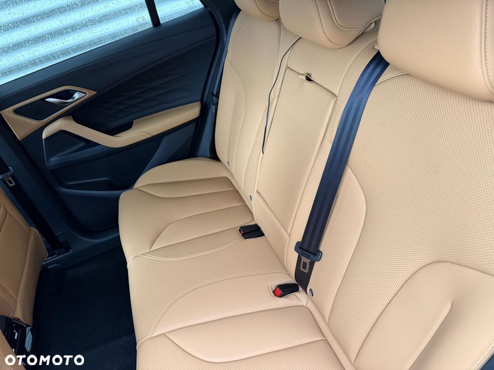 MG HS 1.5T HEV+ Exclusive - 16