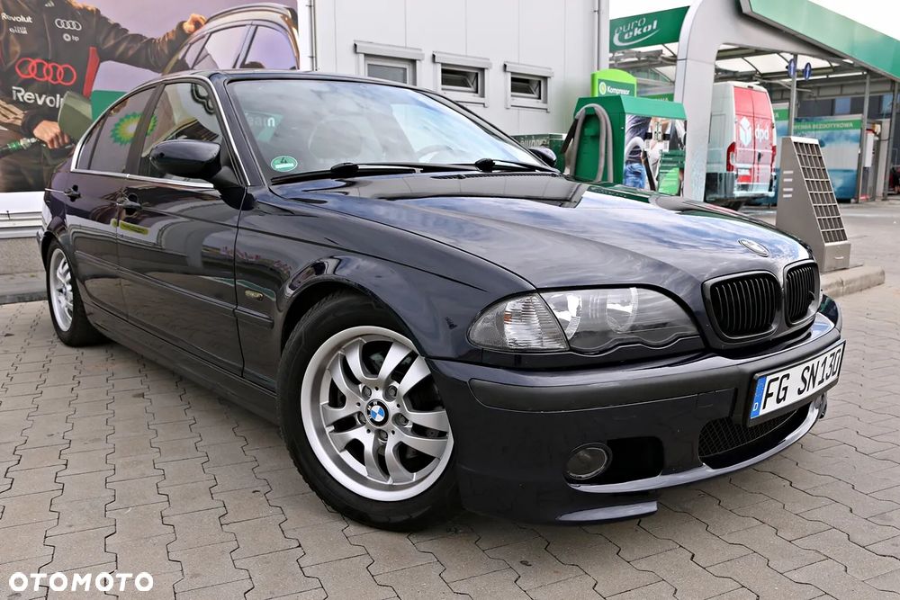 BMW Seria 3 320i - 10