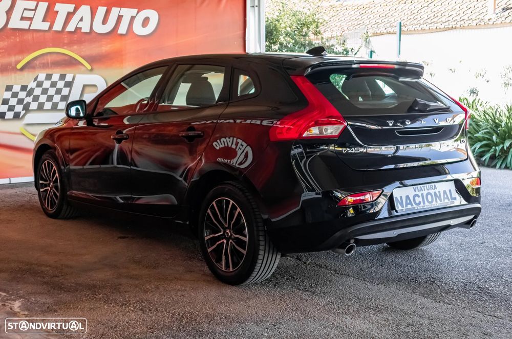 Volvo V40 2.0 D3 Momentum Geartronic — fotografia 7