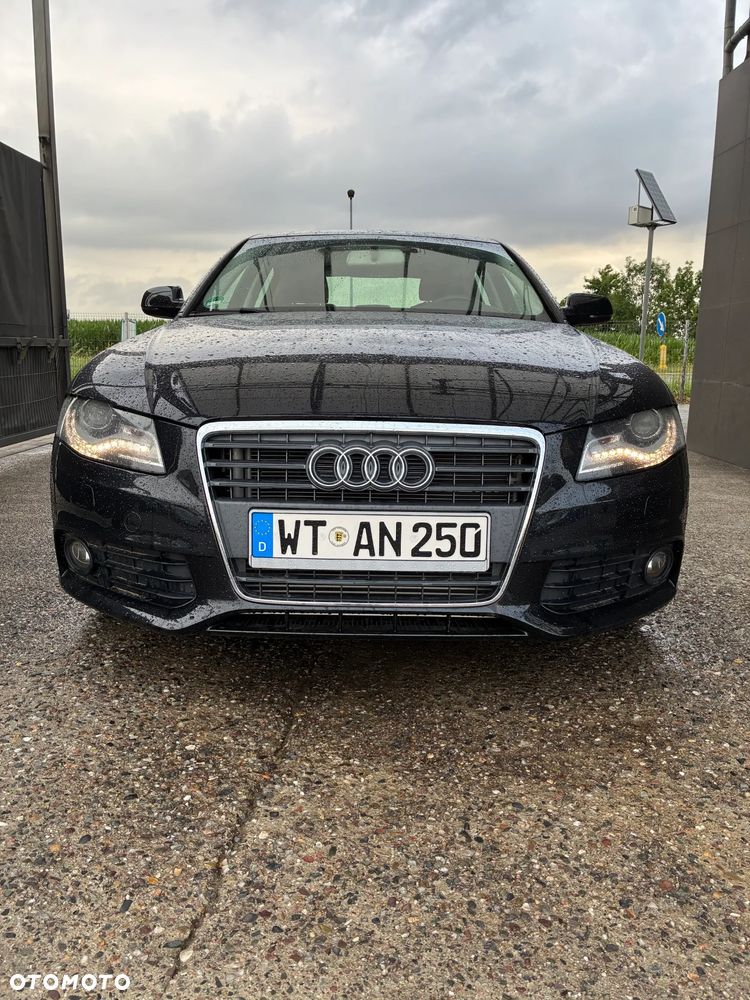 Audi A4 Limousine - 1