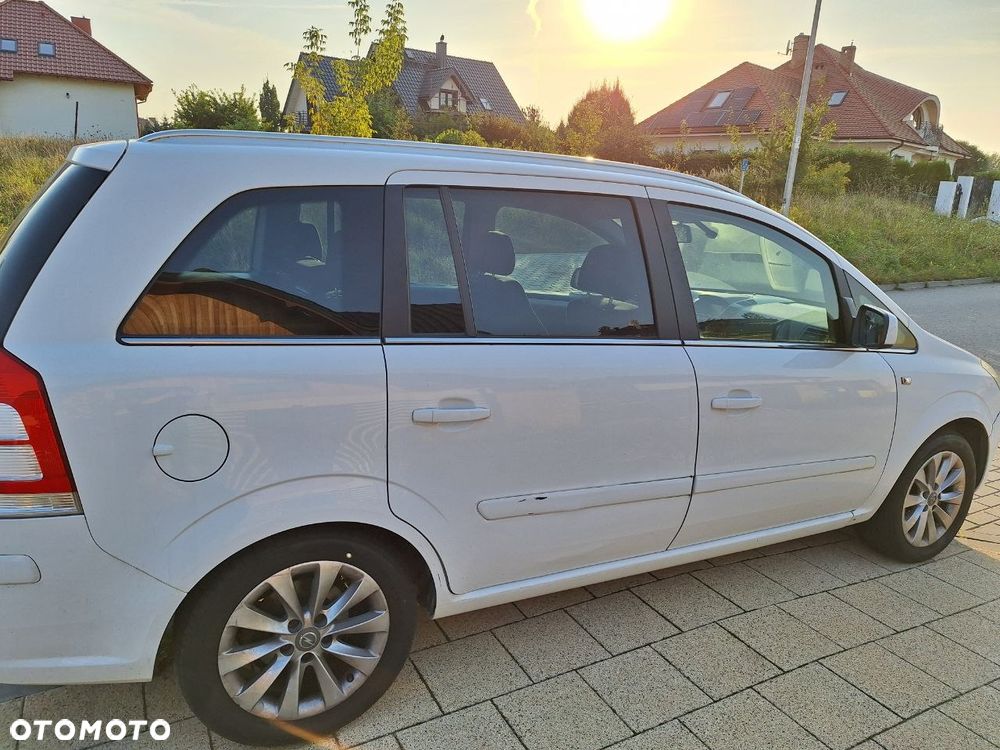 Opel Zafira - 8