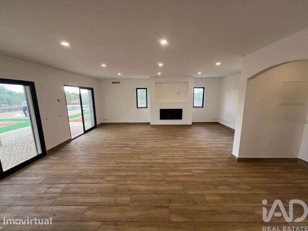 Casa de Campo T3 em São Bartolomeu de Messines de 200 m2 - Grande imagem: 5/25