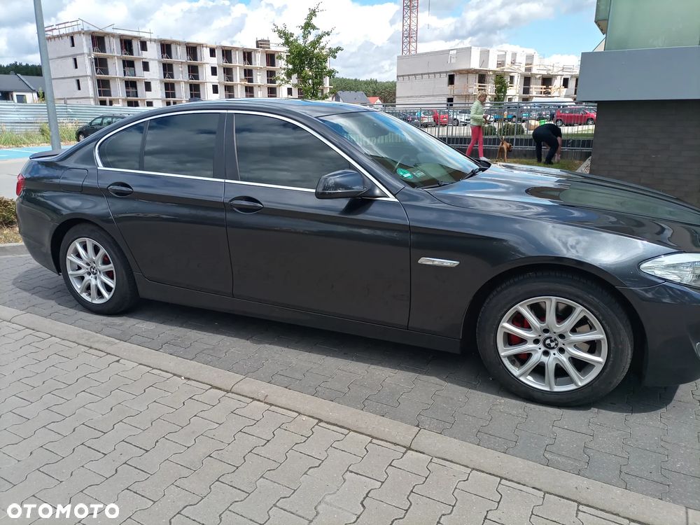 BMW Seria 5 525d - 9