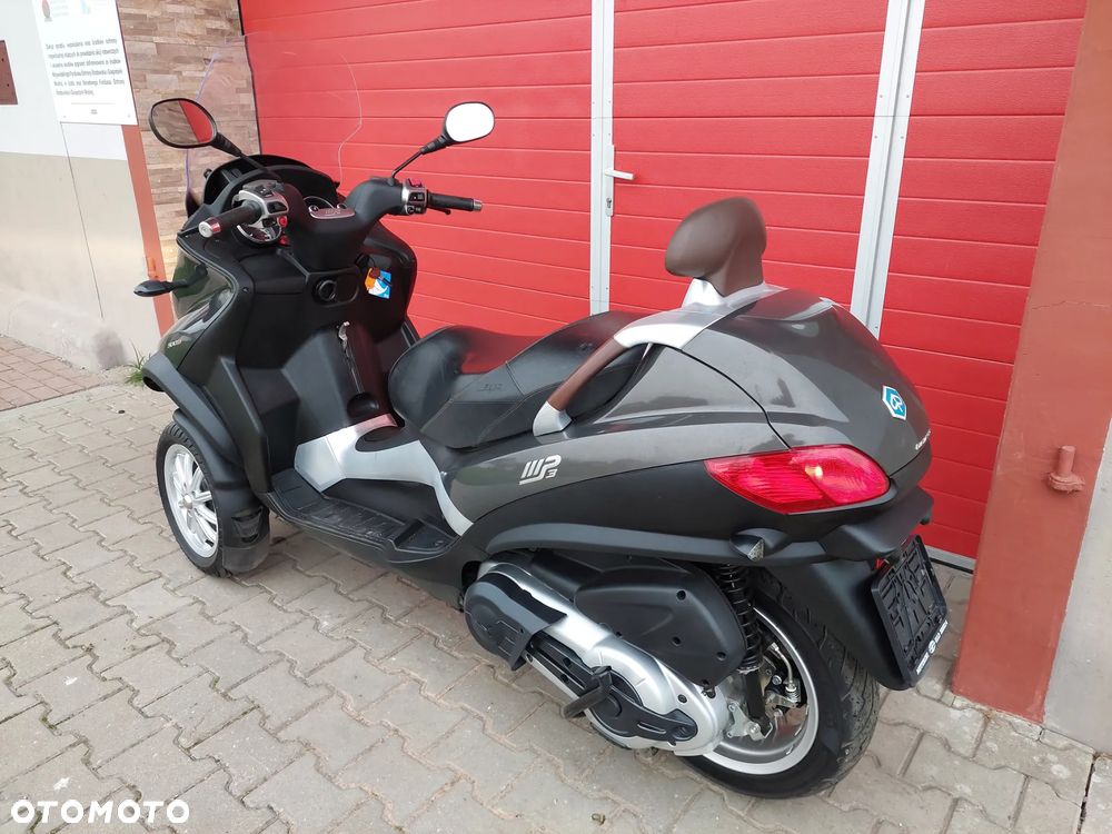 Piaggio MP-3 - 6