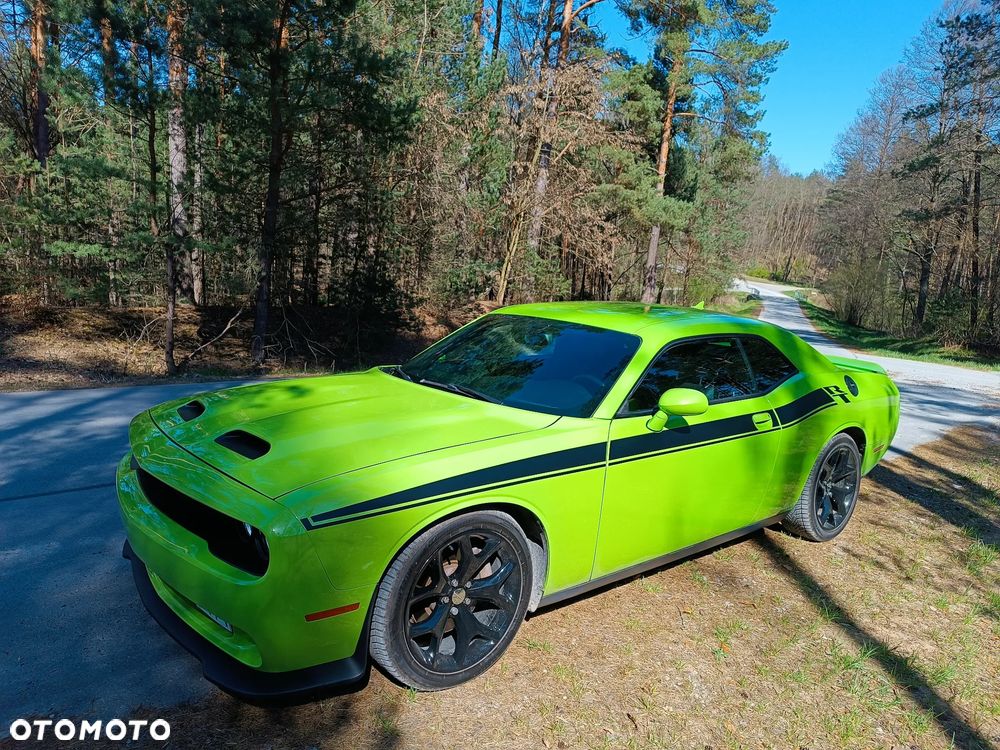 Dodge Challenger - 13