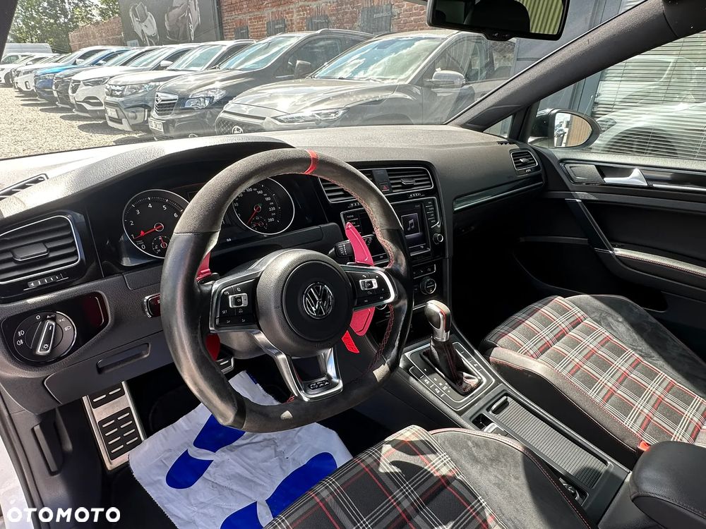 Volkswagen Golf GTI BlueMotion Technology DSG - 23