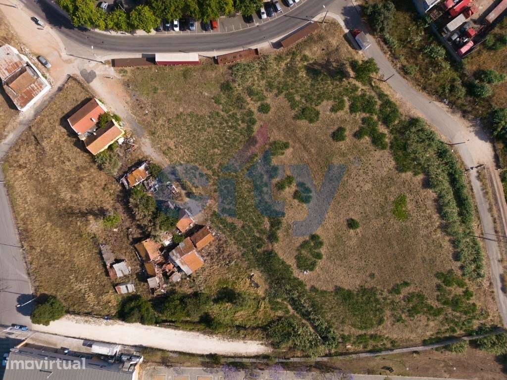 Terreno urbano com 2.200m2 em Odivelas, junto com os terrenos ao la... - Grande imagem: 4/20
