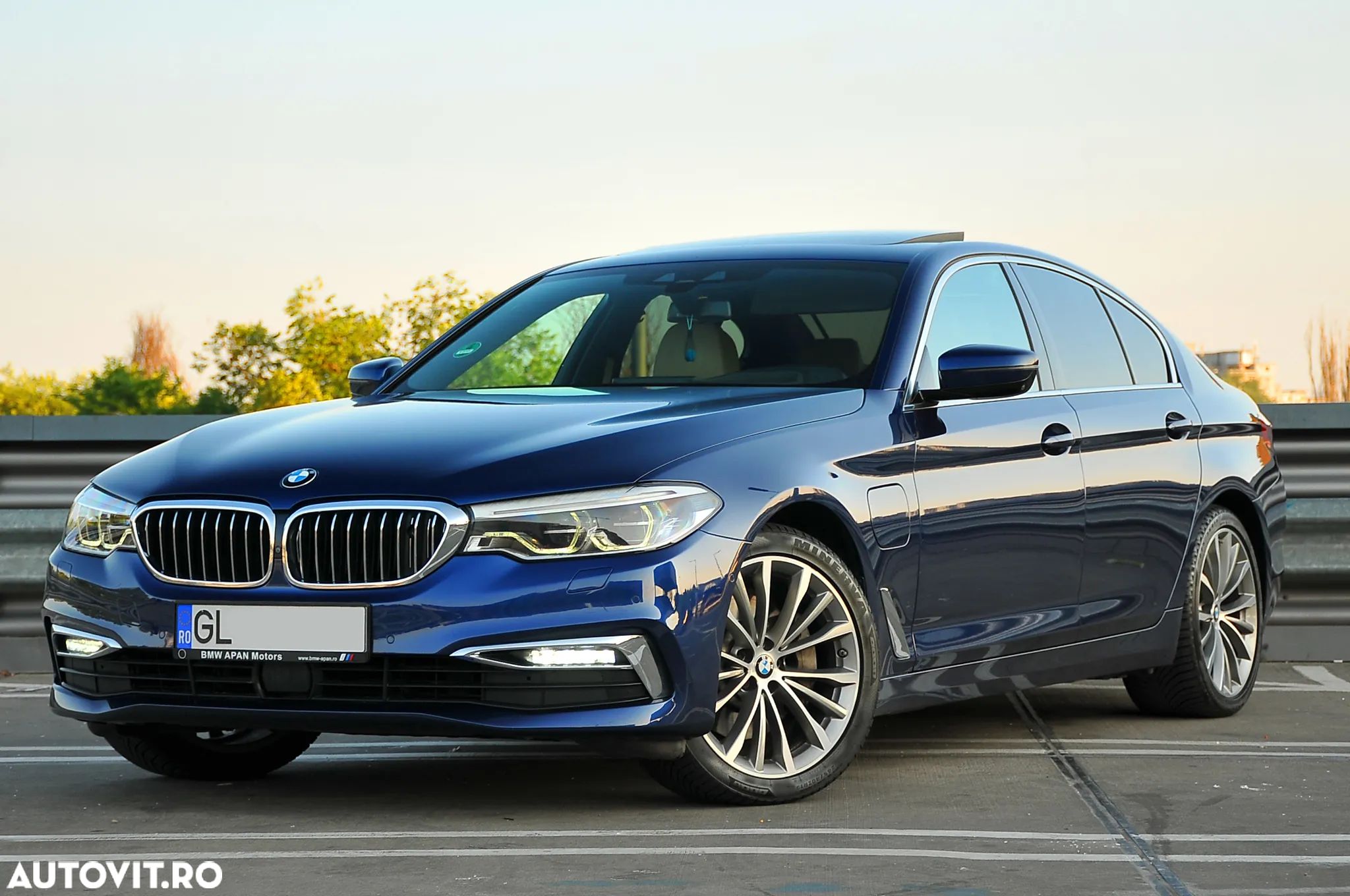 BMW Seria 5 530e xDrive AT PHEV - 1
