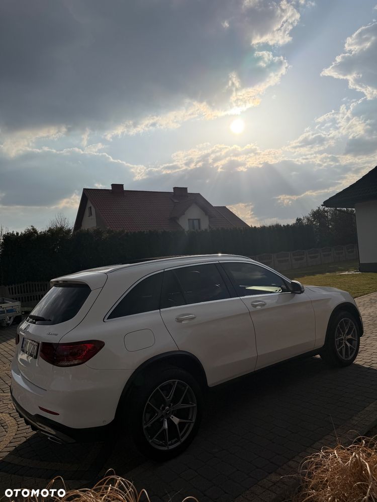 Mercedes-Benz GLC 300 4Matic 9G-TRONIC AMG Line Plus - 5