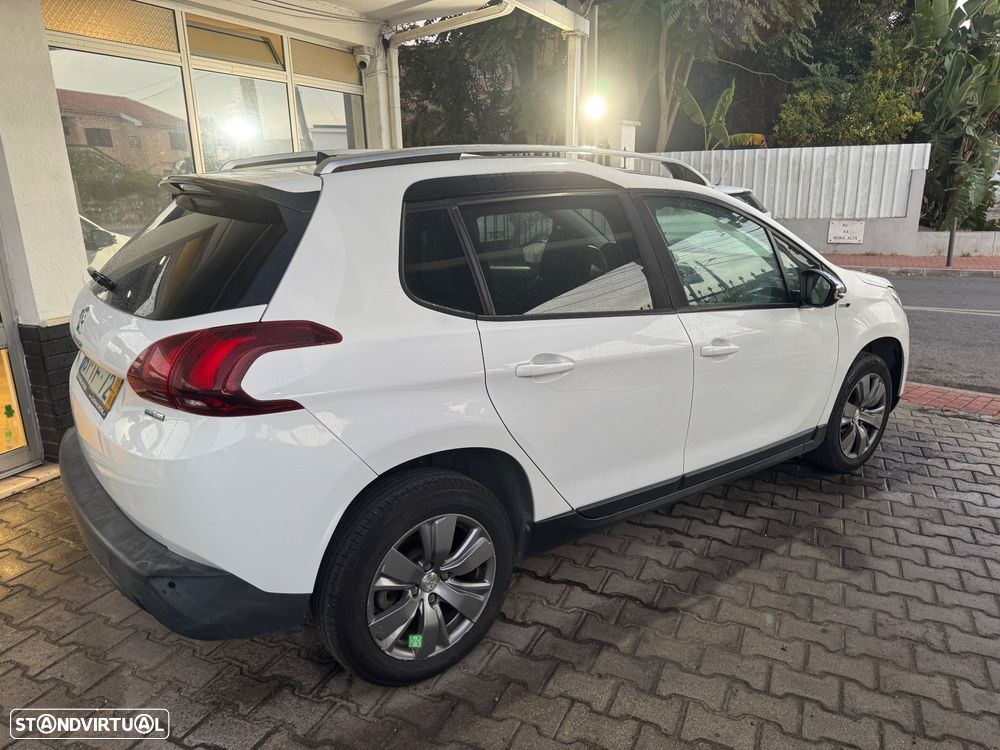 Peugeot 2008 1.2 PureTech Style - 3