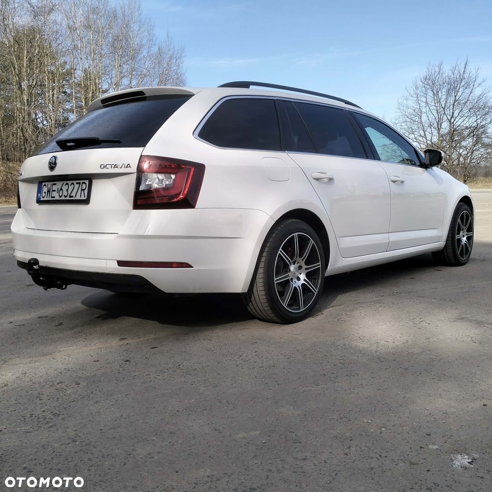 Skoda Octavia 2.0 TDI SCR Clever DSG - 6
