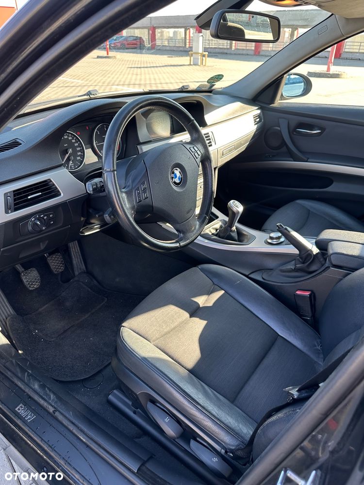 BMW Seria 3 318d - 5