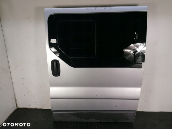 RENAULT TRAFIC II 2 DRZWI PRZESUWNE LEWE CMG64