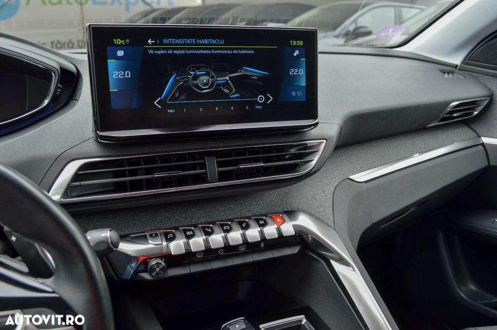 Peugeot 3008 225 e-EAT8 Allure Pack - 26