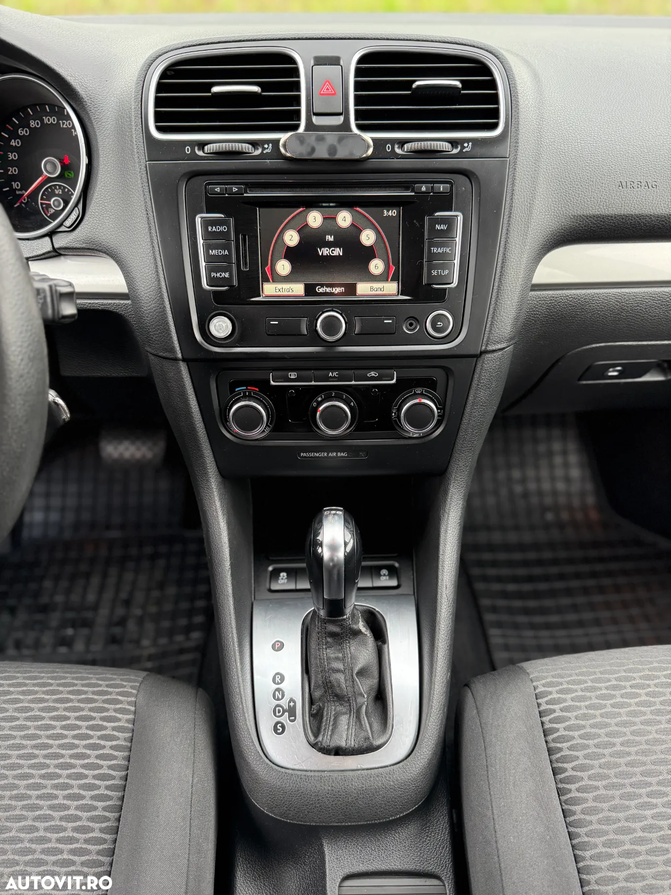 Volkswagen Golf 1.6 TDI BlueMotion Technology DPF Trendline DSG - 13