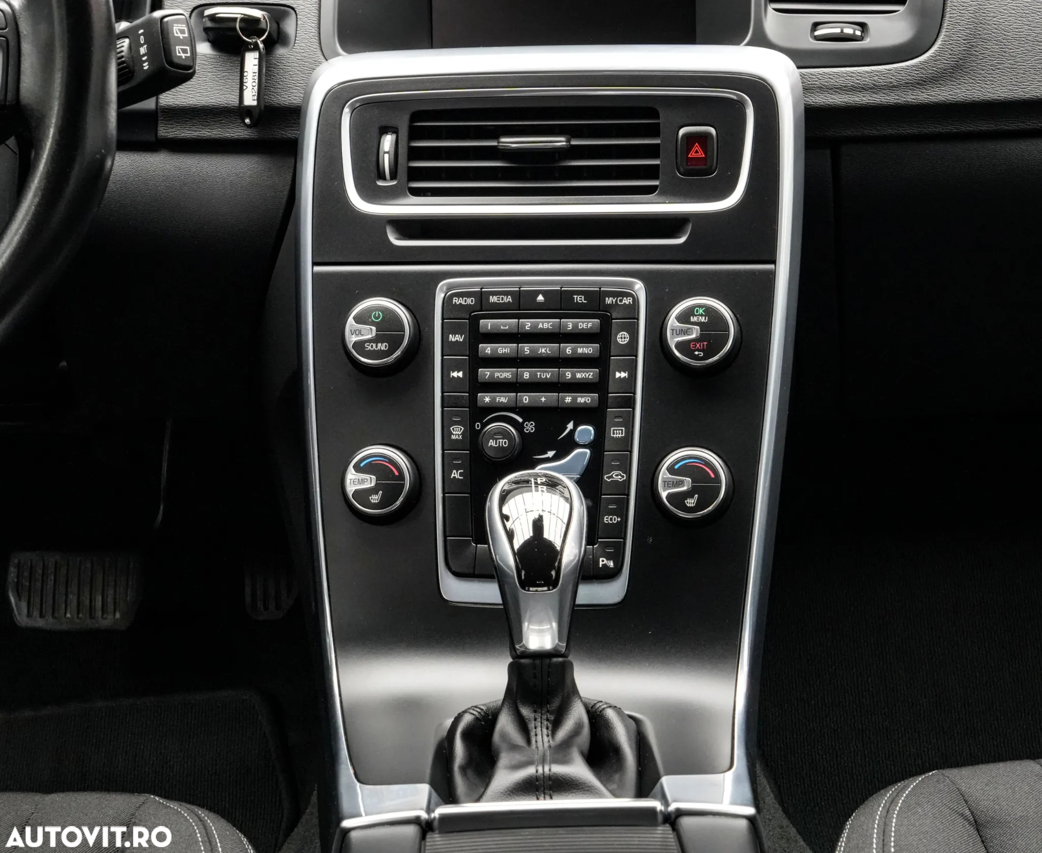 Volvo V60 D3 Summum - 19