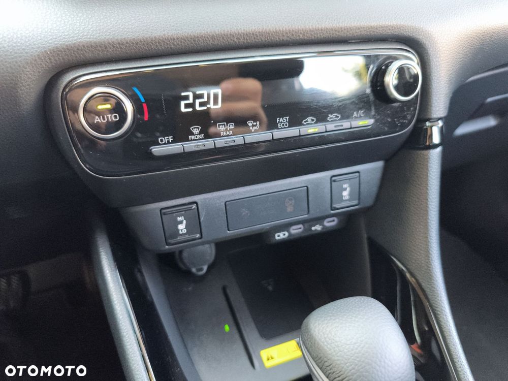 Toyota Yaris Hybrid 1.5 Style - 19