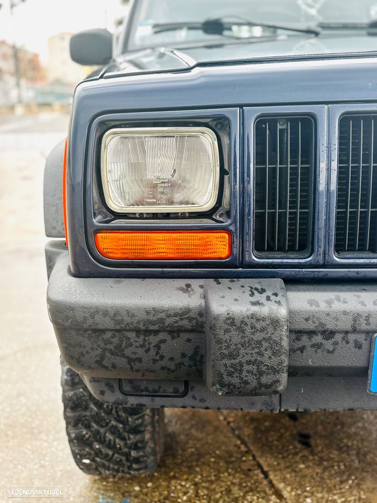 Jeep Cherokee 2.5 TD Classic - 4