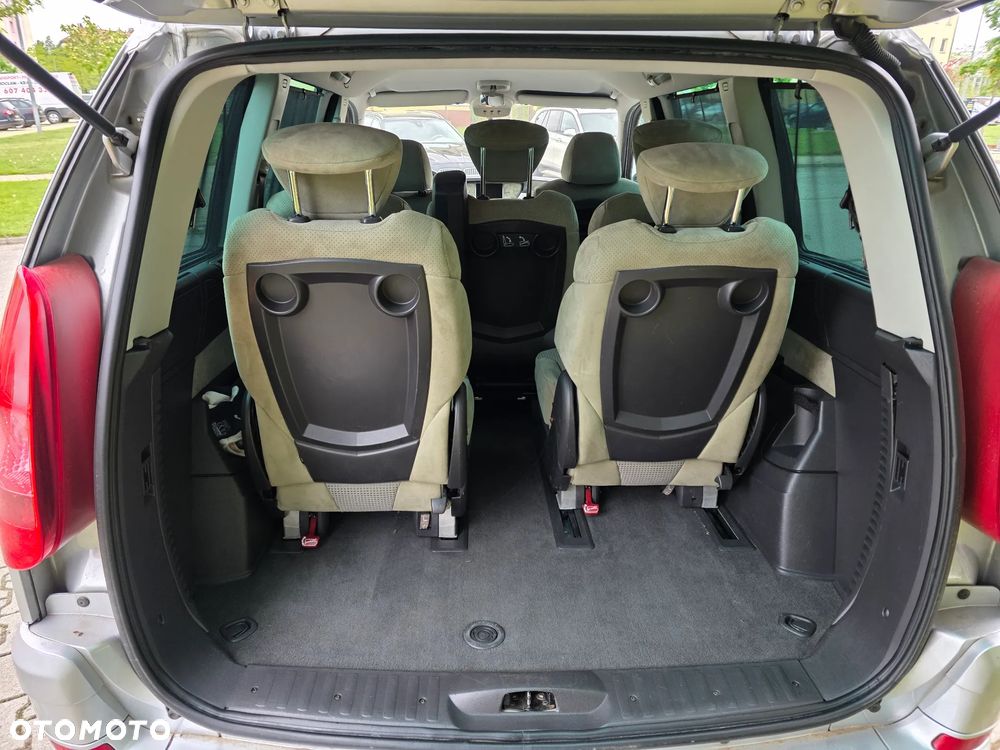 Peugeot 807 HDi 135 Premium - 11